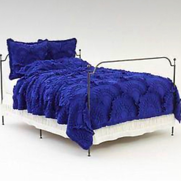 SOLD!!!Anthropologie Rivulets King Quilt Set - Picture 2 of 14